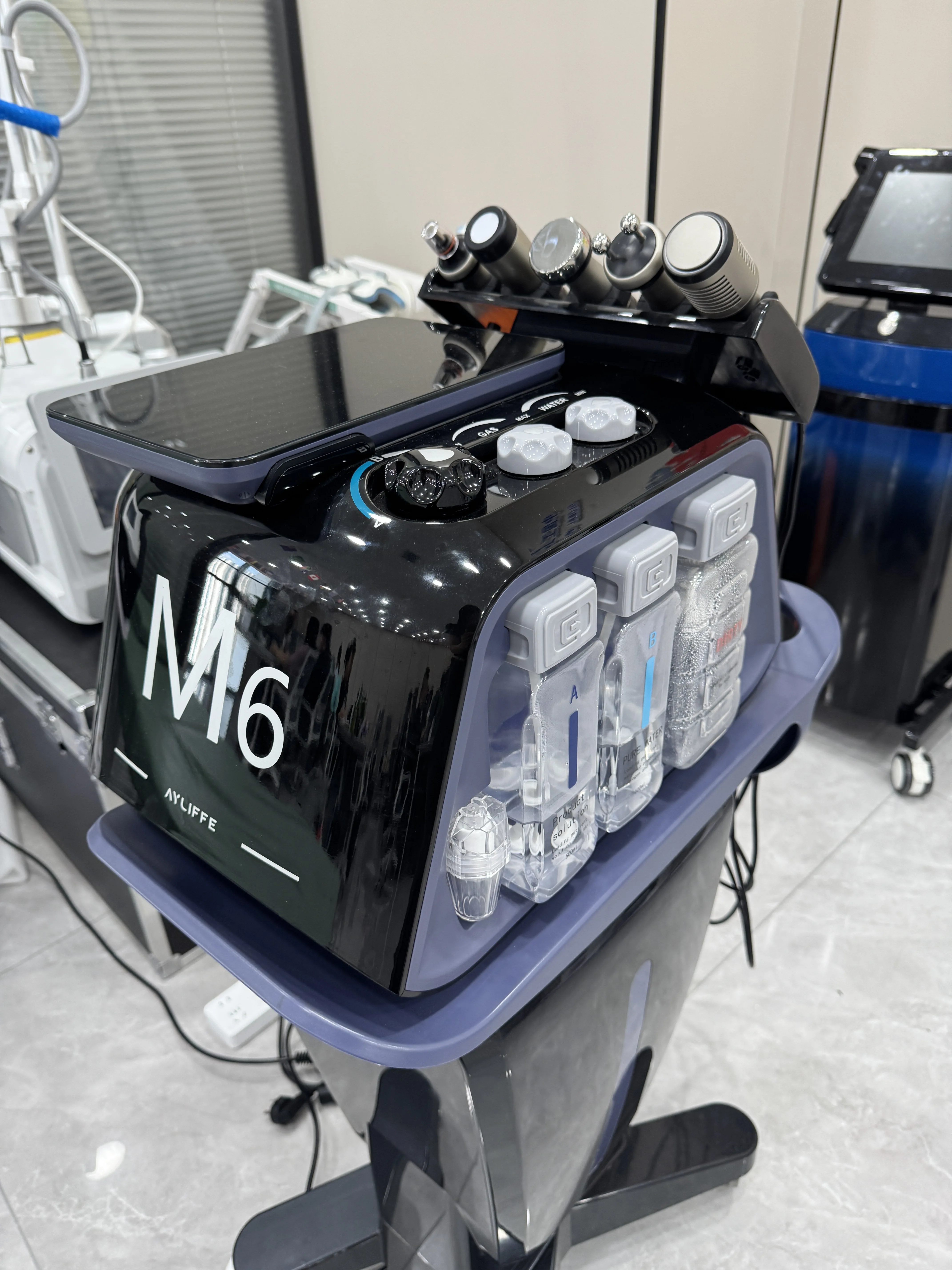 2026 New M6 6 In 1 Obsidian Facial Machine Plasma Acne Oxygen Microcurrent Lifting Deep Cleansing Salon Skin Equipment