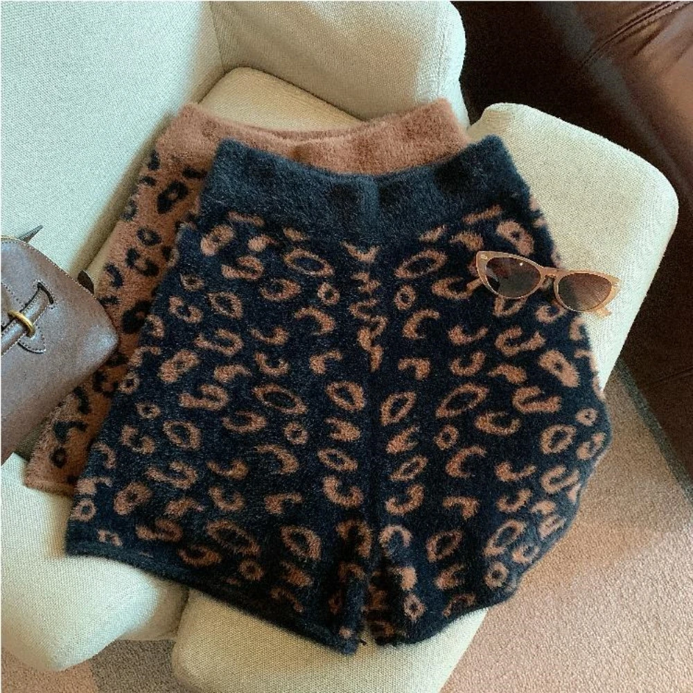 Warm Short Wool Knit Shorts Women's Spring And Winter Thermal High Waist Leopard Sweater Short Trousers