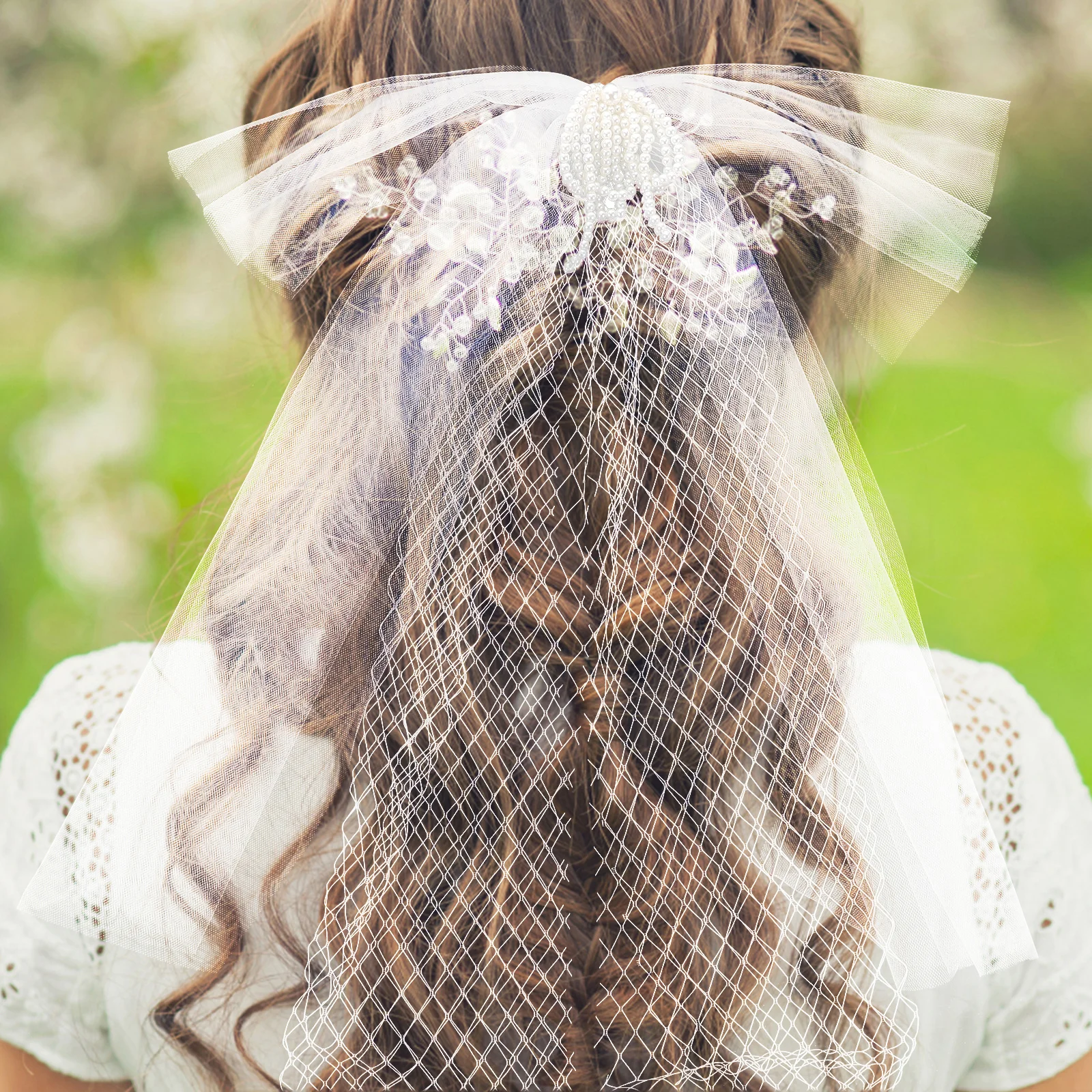 

Short Bridal Mesh Veil Pearl Decoration Elegant Wedding Dress Veil for Bride Hair Accessories Bridal Hair Accessories