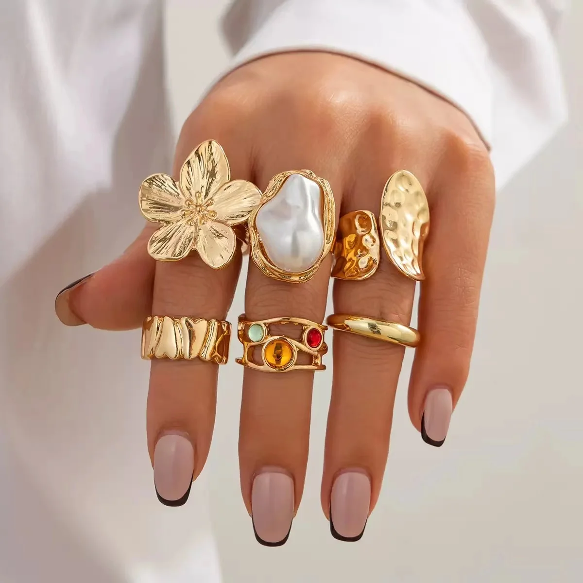 A New, Fashionable And Exaggerated Baroque imitation Pearl Retro Floral 6-piece Open Women's Ring set From Europe And America, S image 2