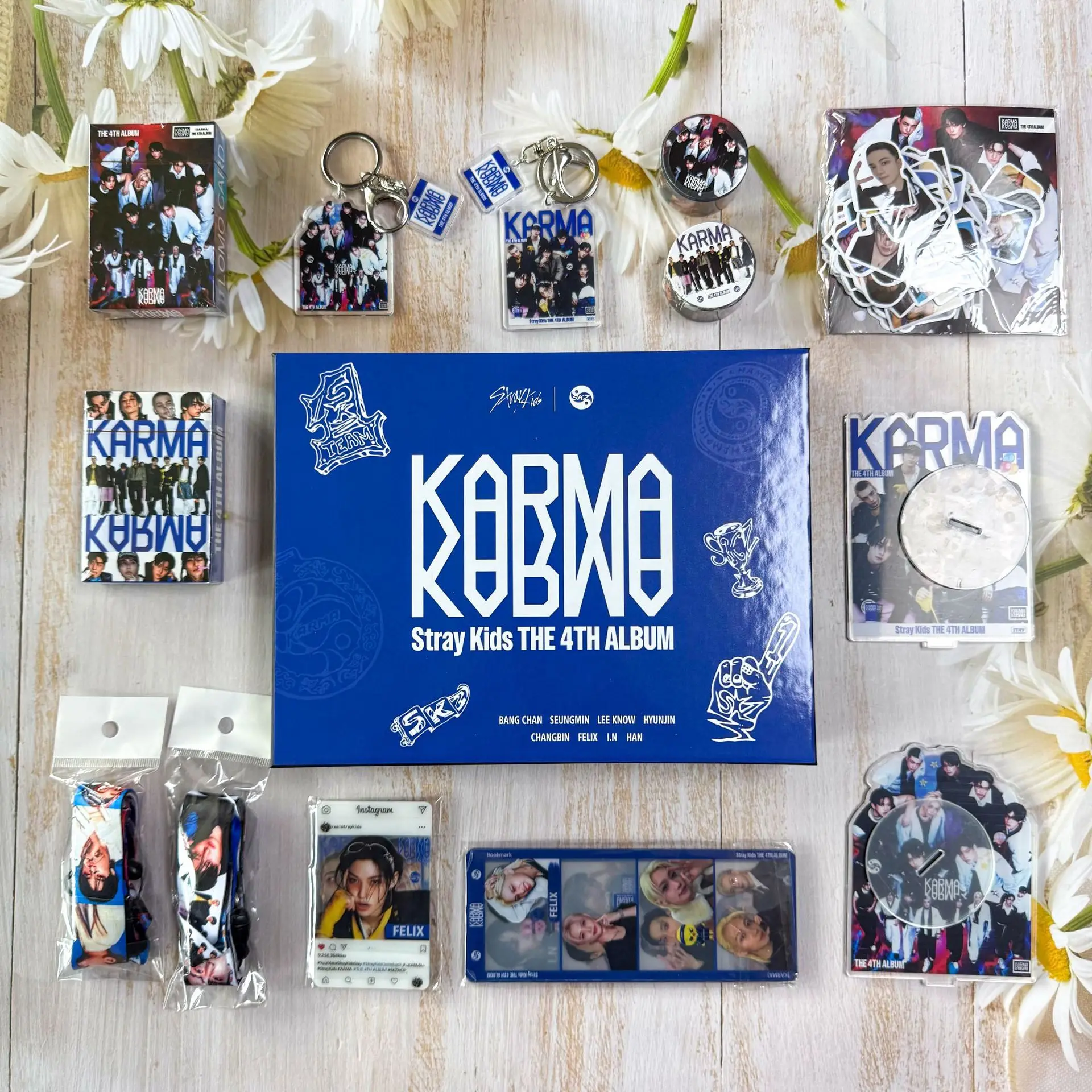 Stray SKZOO Gift Pack Regular Album KARMA Album Configuration Large Gift Box Bookmark Standing Card Christmas Toy