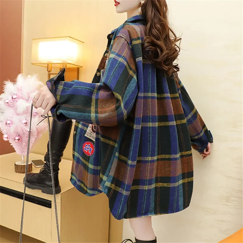 

Утепленная женская рубашка в клетку 2025 года, новинка в европейском и американском стиле, модная, омолаживающая, с отложным воротником