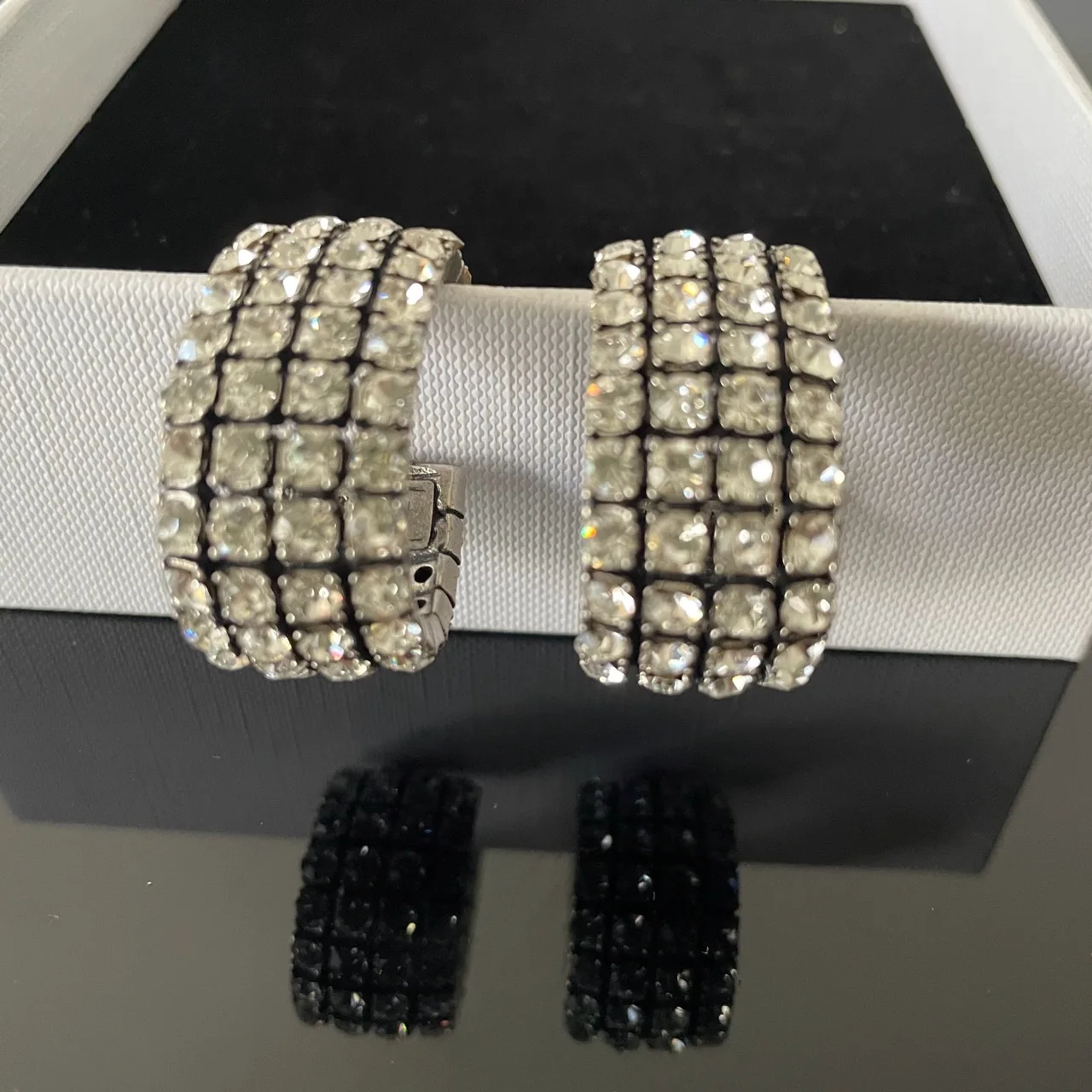 

2024 New Autumn/Winter Full Diamond Wide Edge Retro Earbone Clip for Male and Female Couples Same Style Jewelry
