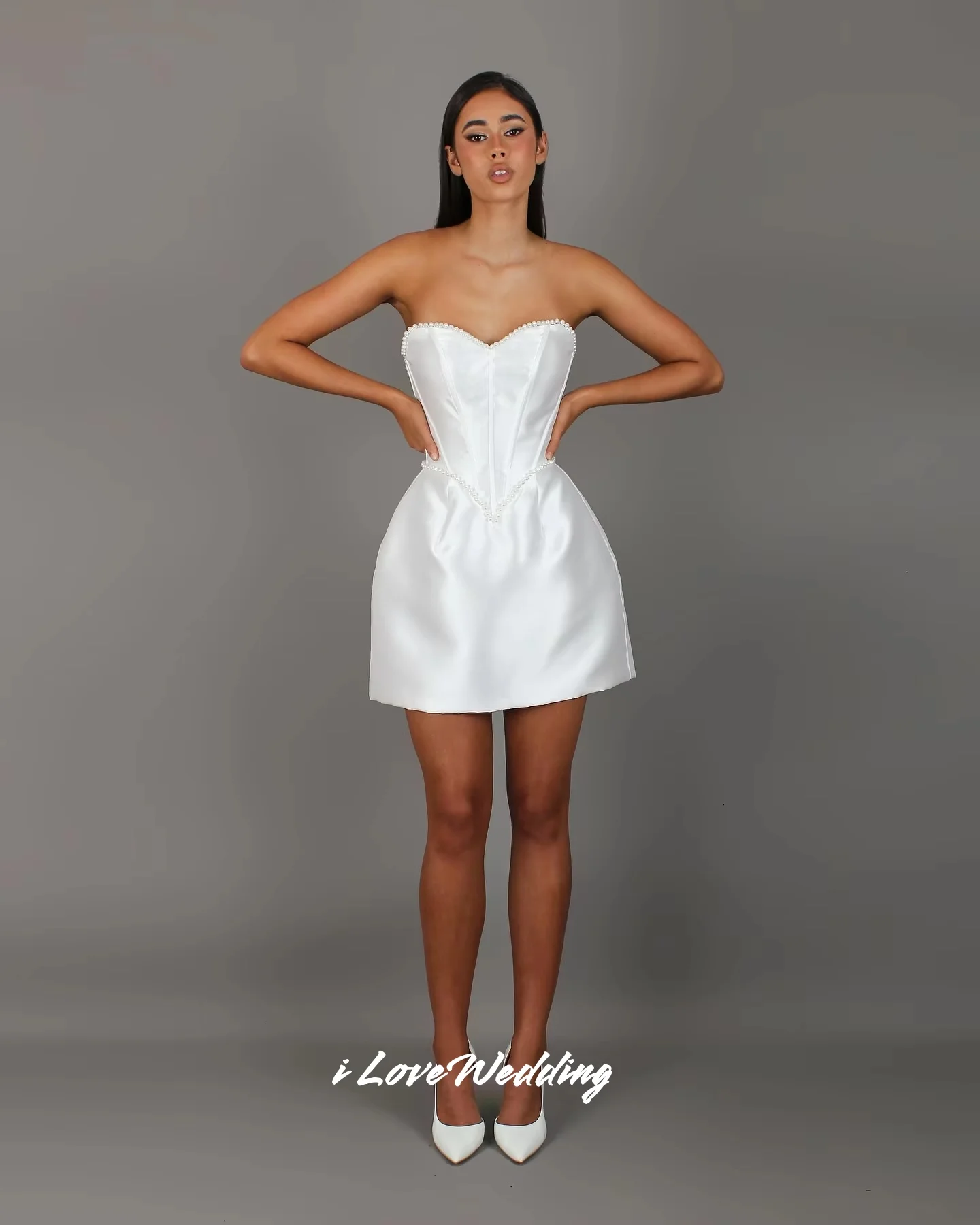 Branco sem alças vestido de casamento 2025 cetim querida sem mangas a linha mini saia plissada vestido de baile vestido de festa personalizado