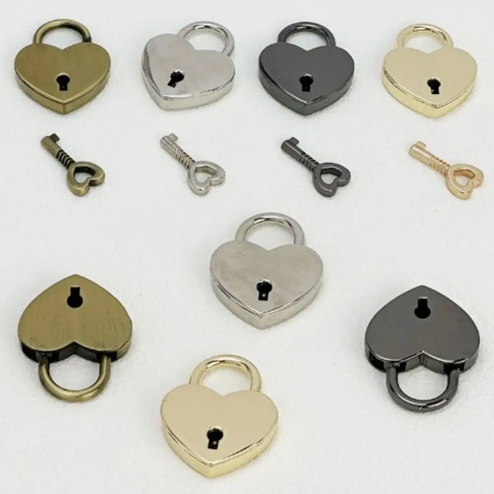 

1 Pcs Heart Shape Vintage Metal Mini Padlock Bag Suitcase Luggage Box Key Lock With Key