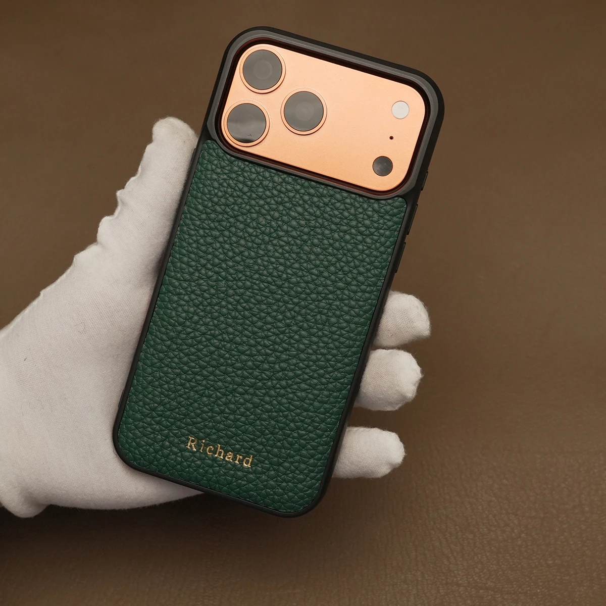 Custodia per iPhone 14 15 16 1 - Monogram Custom Case recensione e prezzo