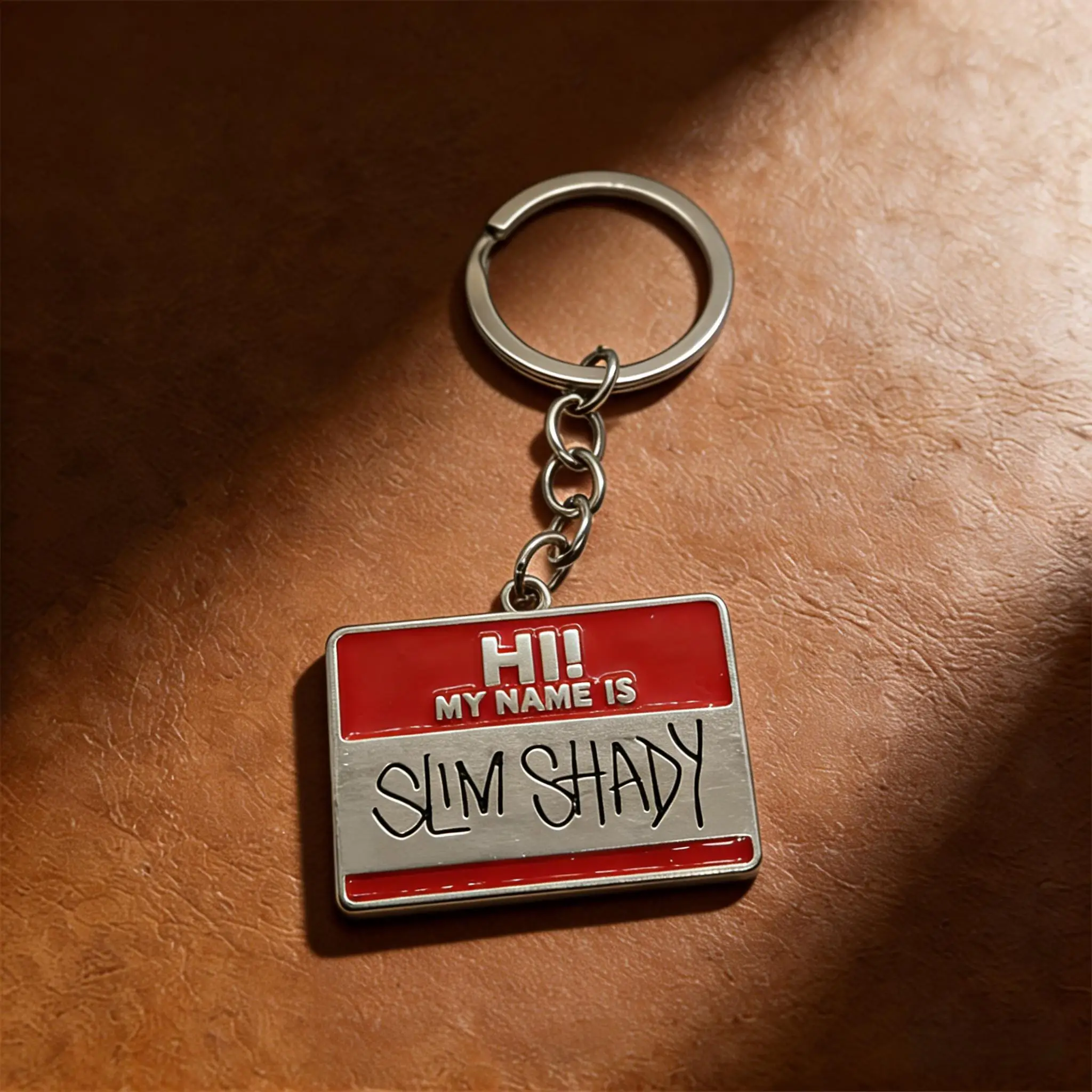 Chaveiro de Metal Slim Shady do Eminem - Acessório Hip Hop Vermelho e Prateado, Colecionável Clássico Tributo ao Álbum