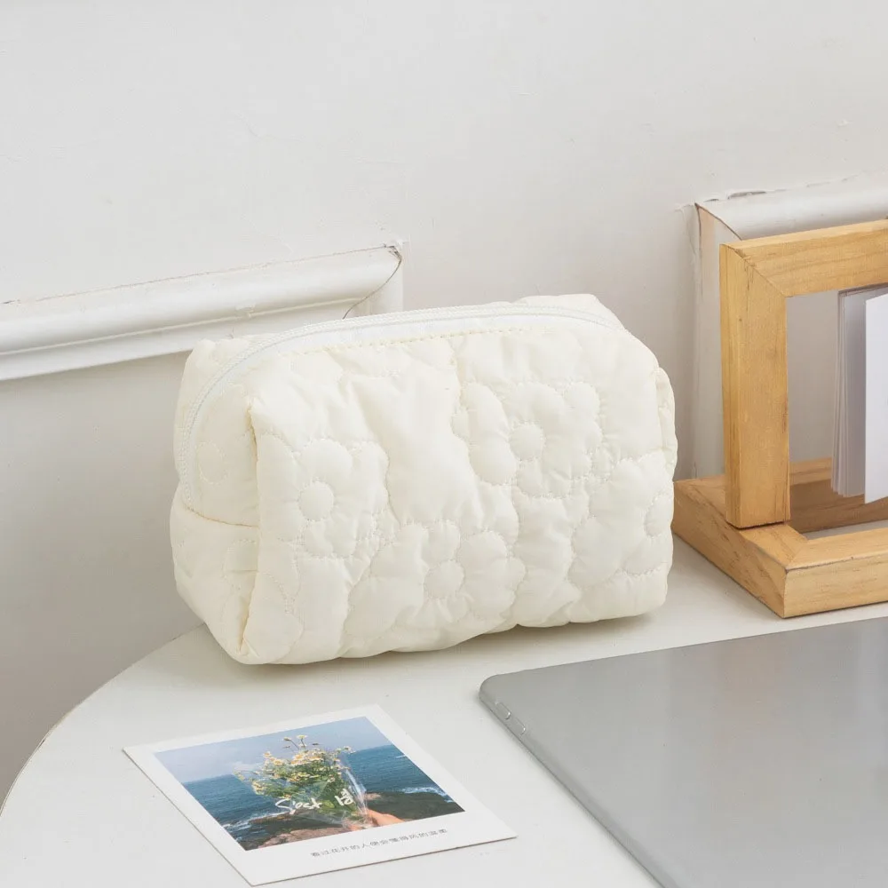 New Candy Color Makeup Bag Dacron Large Capacity Storage Bag Quilted Flower Soft Makeup Organizer Travel