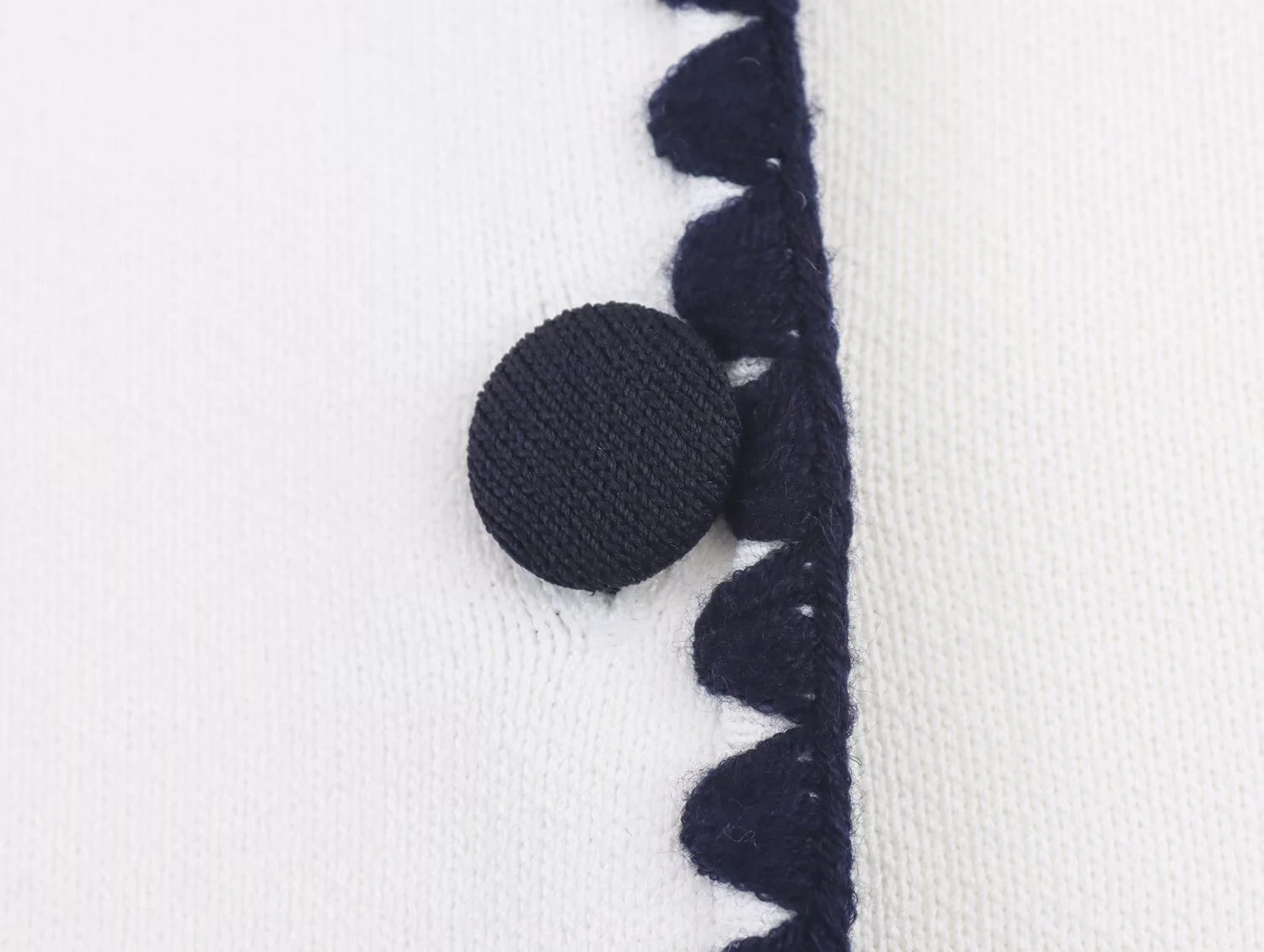 Dameskleding 2025, zomer nieuwe mode-stijl, elegant gebreid vest met contrasterend borduurwerk