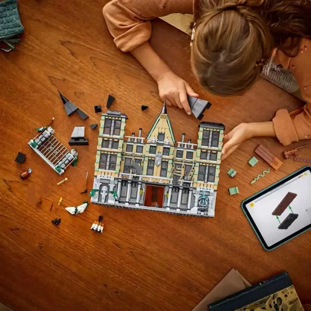 classic-model-moc-76453-malfoy-manor-modular-building-blocks-model-bricks-magical-1601pcs-for-kids-adult-christmas-birthday-gift