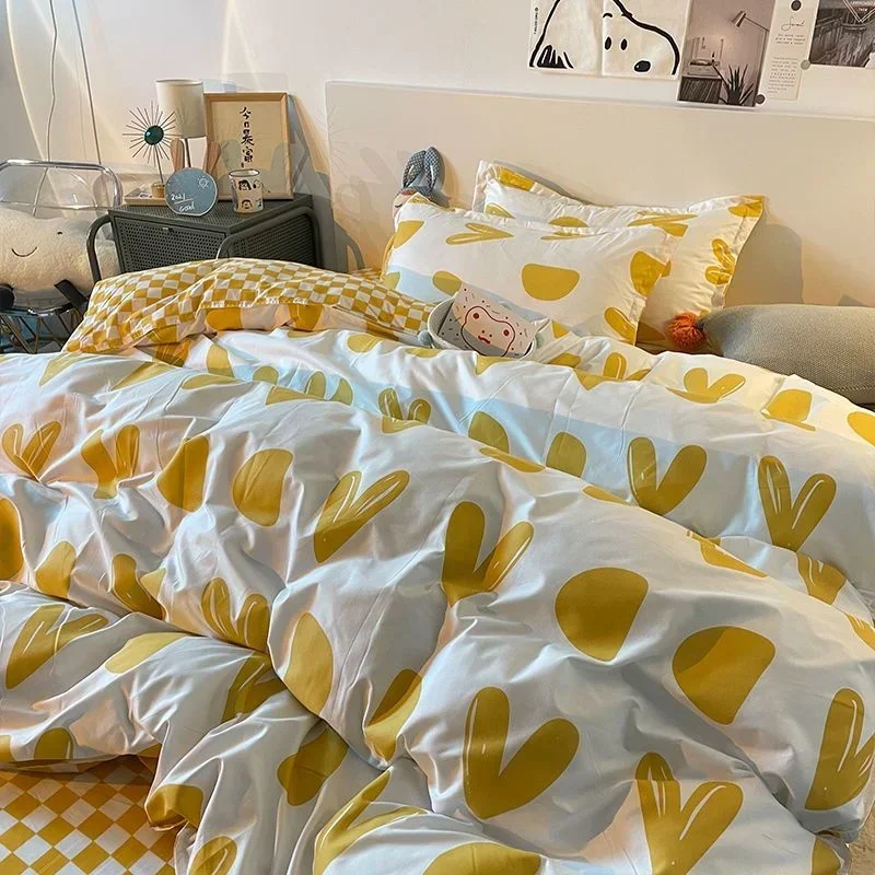 INS Simple Korean Yellow Loving Heart Girls Four Pieces Bedding Sets Quilt Cover Set Duvet Cover Set Bed Flat Sheets Pillowcases