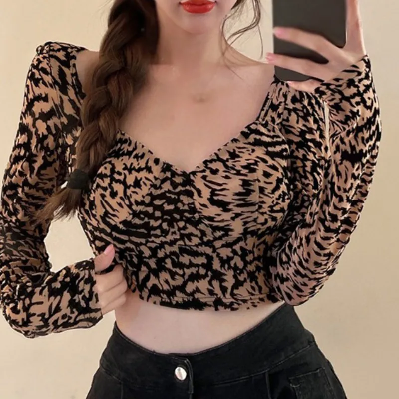 Women\'s Square Colloar Crop Top Long Sleeve Leopard Print Pullover Basic Layering T-Shirt Blouse