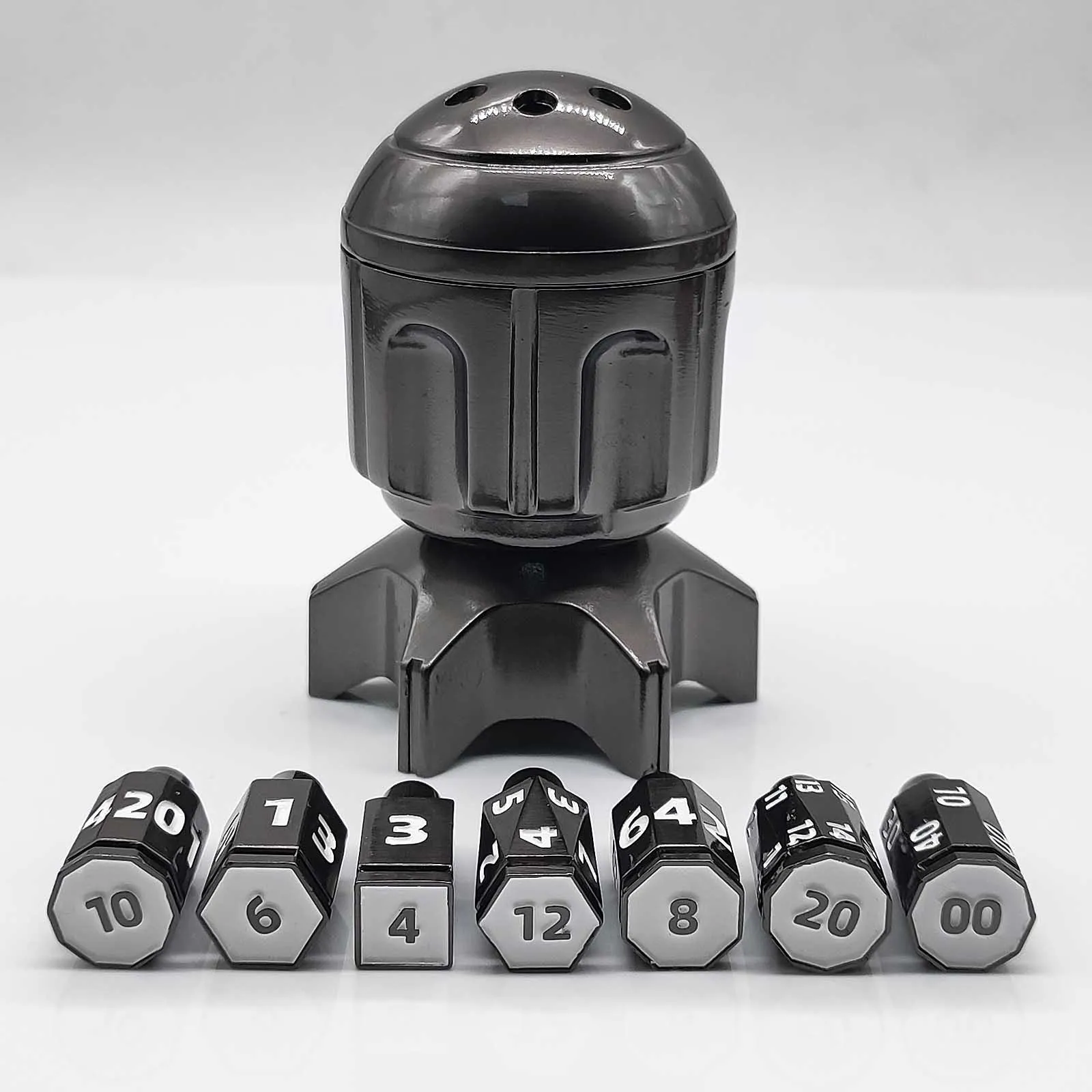 Metal Revolver Rocket Model Dice Set of Rotating Polyhedral Role-playing Entertainment Table Game Fingertip Decompress Toys