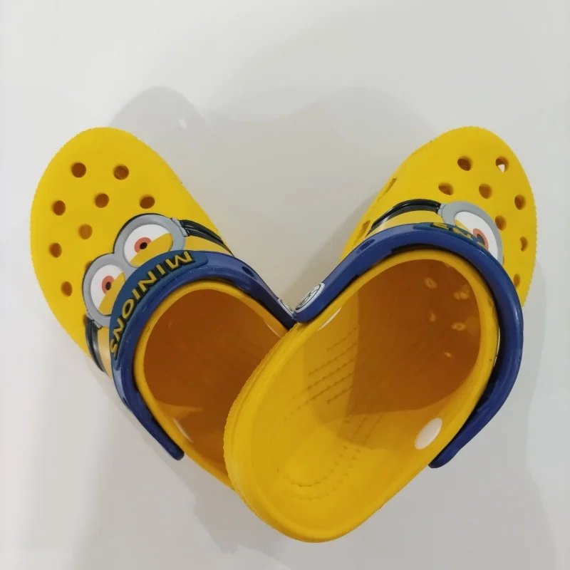

Newest Minions Cave Shoes Lightweight And Comfortable Dual Use Beach Sandals For Men And Women In Summer Autumn 2025