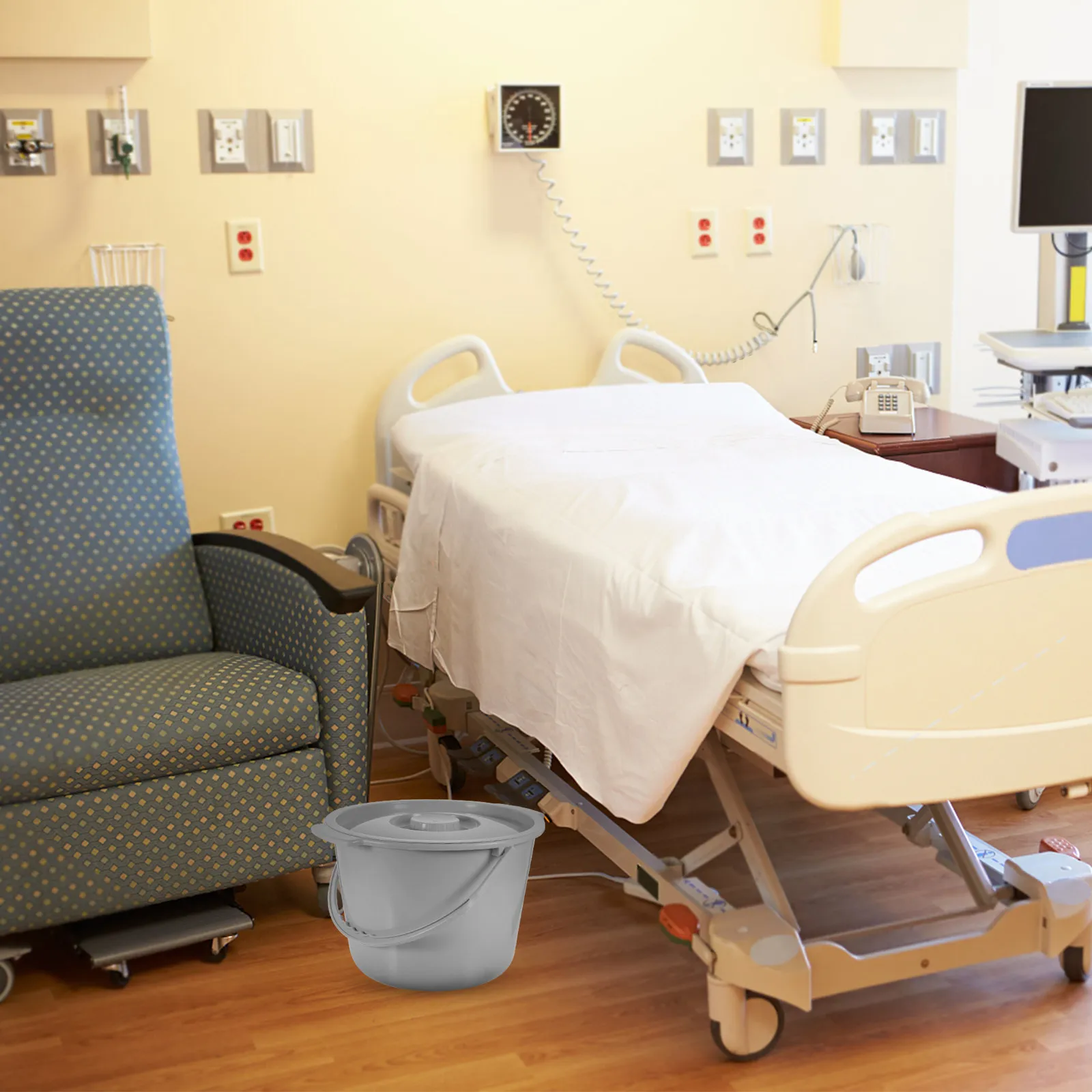 

Portable Toilet Bucket with Lid for Elderly Adults Disabled Pregnant Women Ergonomic Chamber Pot Large Capacity Urine Pot