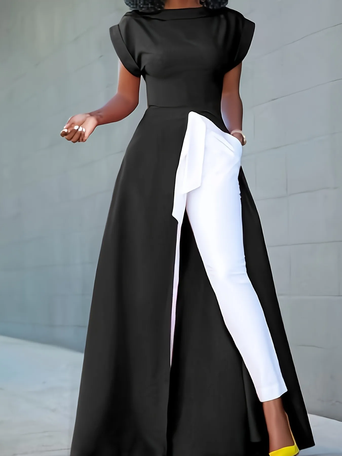 Chemise longue en satin noir pour femmes, manches courtes, col rond, fentes latérales, coupe ample, robe luxueuse et décontractée pour tous les jours