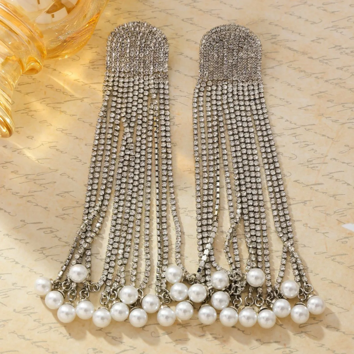 

Винтажные европейские и американские ретро длинные серьги с кисточками и жемчугом, нишевый дизайн, преувеличенные серьги-гвоздики