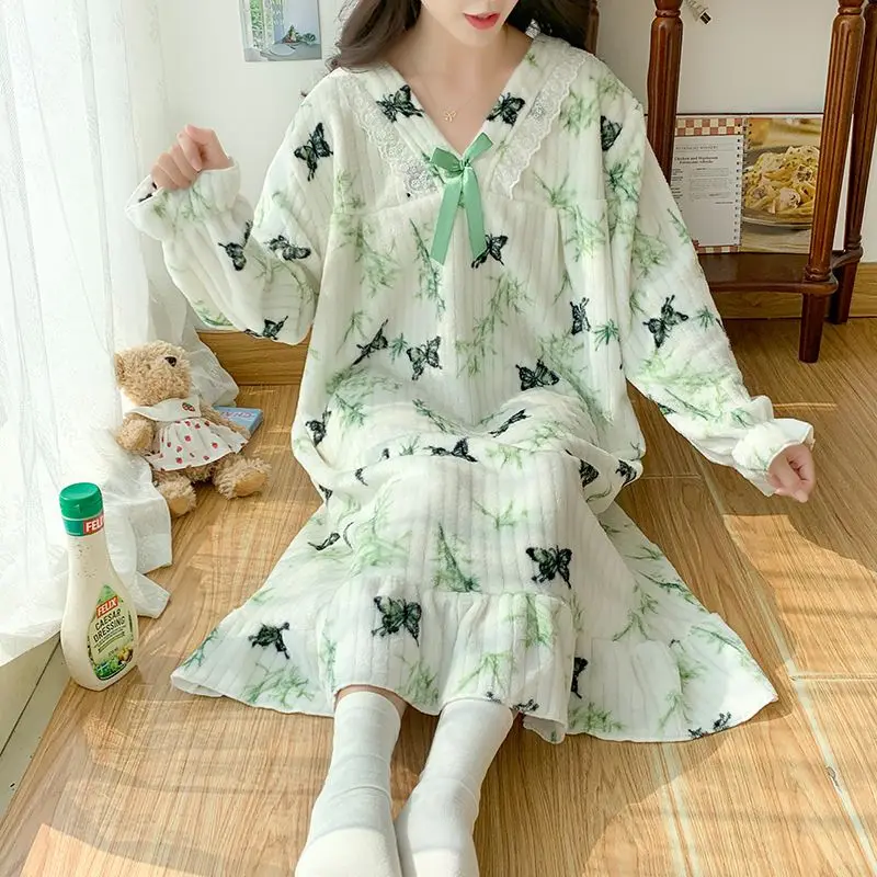 

Зима 2025 года, большие размеры, толстые теплые фланелевые ночные рубашки с длинными рукавами и v-образным вырезом для женщин, корейская одежда для сна, ночное платье, ночная рубашка, ночная рубашка