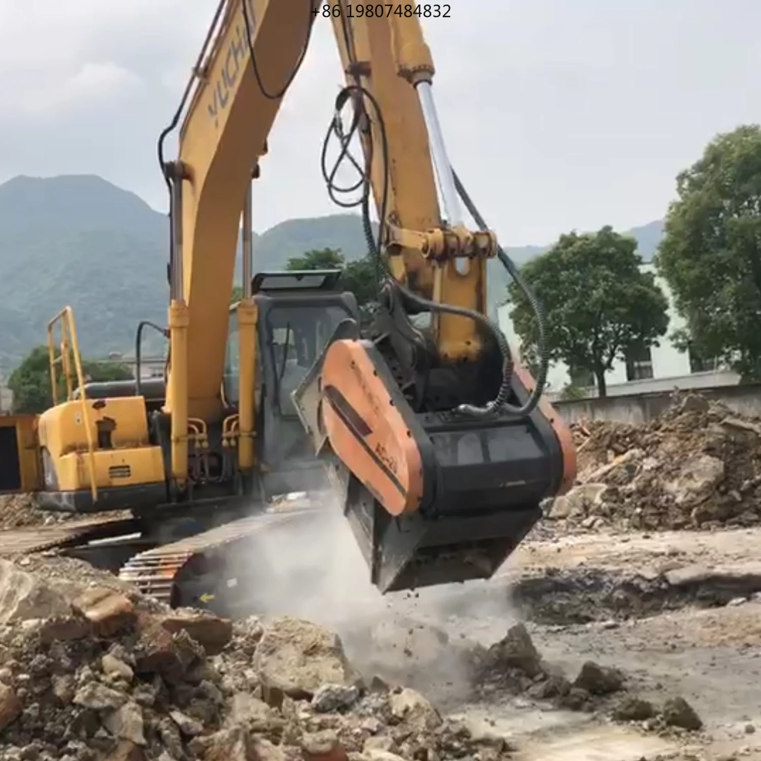 YC-30 New-style Small Compact Jaw Crusher, Wear-resistant Jobsite Excavator Attachment Hot Sale