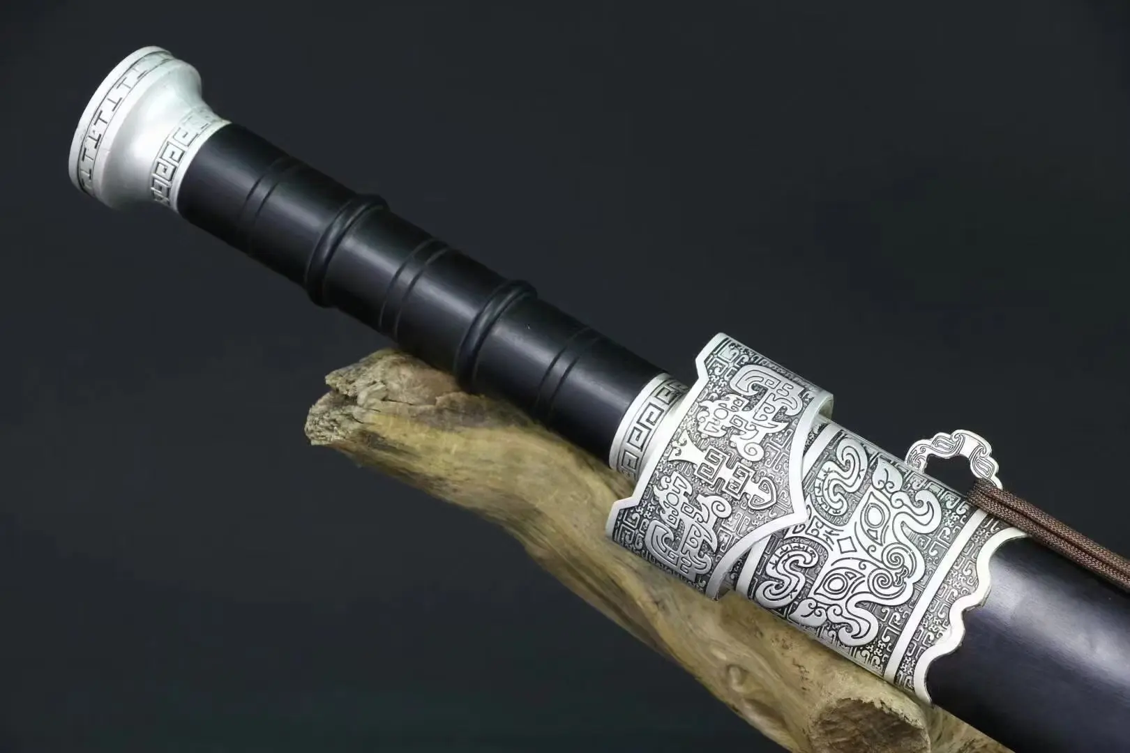 Katana Chinese King Sword manganese steel ebony hilt gift martial arts enthusiasts and warriors The ebony hilt is not sharp