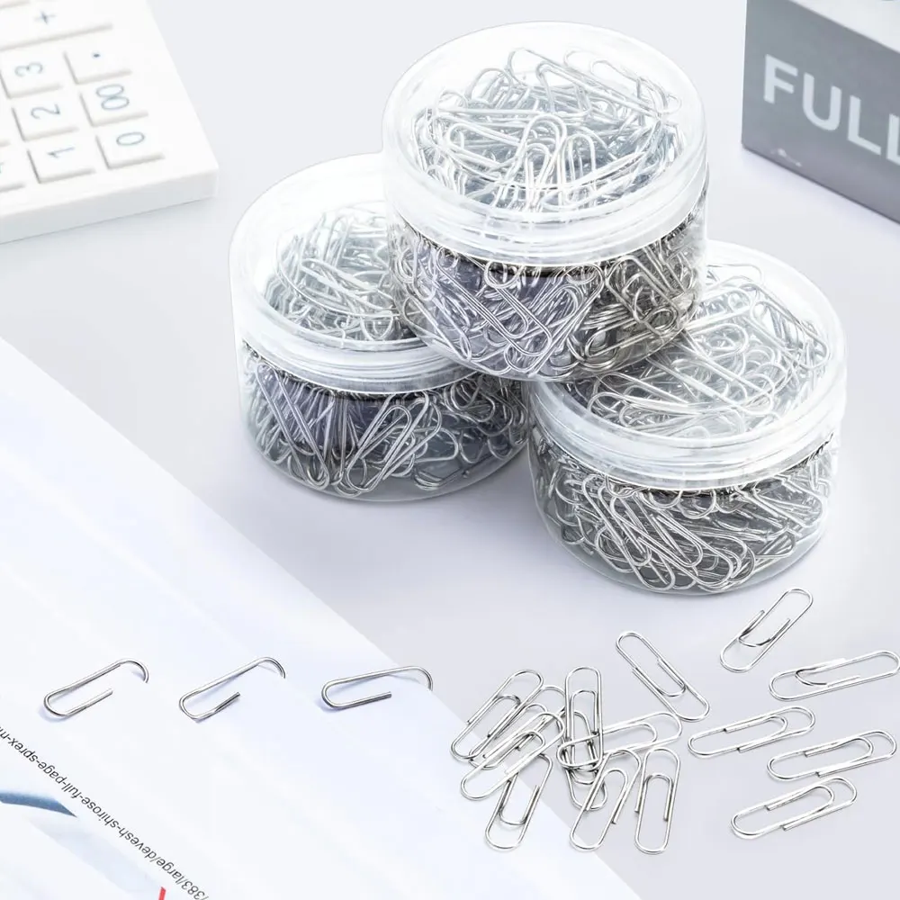 

200pcs medium metal paper clips, rust-proof paper clips, perfect for teacher supplies, school supplies and office use.