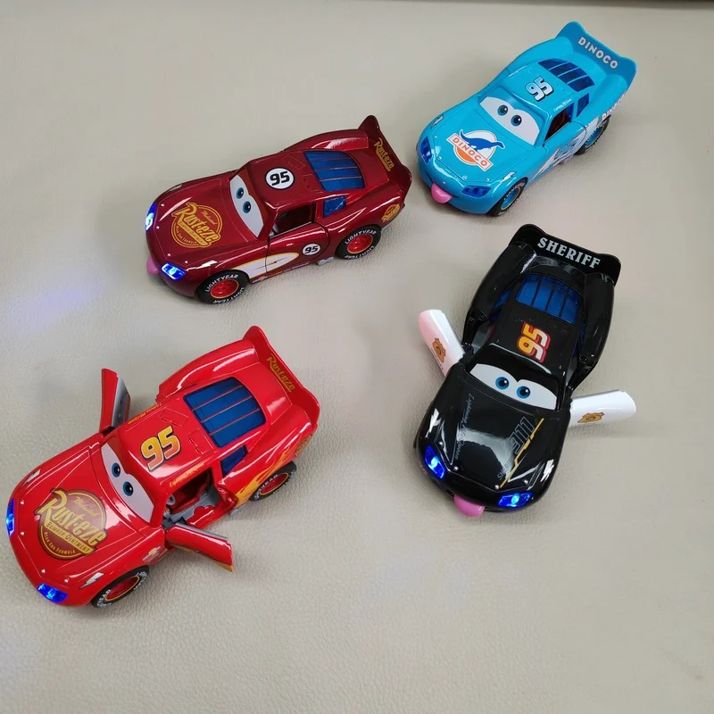 Disney Toy Story 3 modelo de coche Lightning Mcqueen Metal fundido a presión con luces rueda extraíble inercial escupir tu lengüeta coches Juguetes