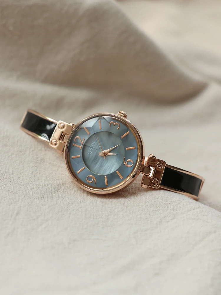 

New Round Vintage Minimalist Leather Strap Watch For Women And Students, Small Dial Quartz Watch, Fashionable Quartz Wristwatch.