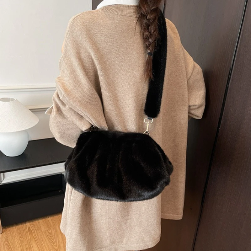 Winter Texture Simple Crossbody Bags Faux Mink Wrinkle Cloud Shoulder Bags Women Fashion Fluffy Versatile Casual Storage Bags