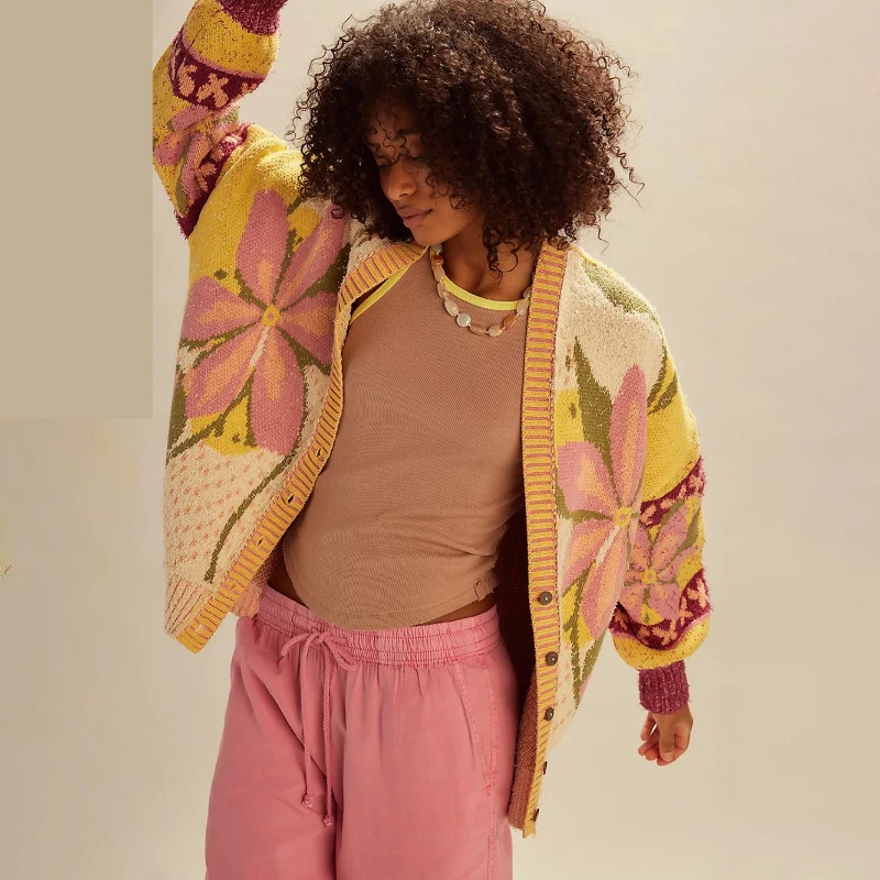 

2025 Autumn/Winter New Abstract Print V-neck Loose Long Sleeved Warm Sweater for Women