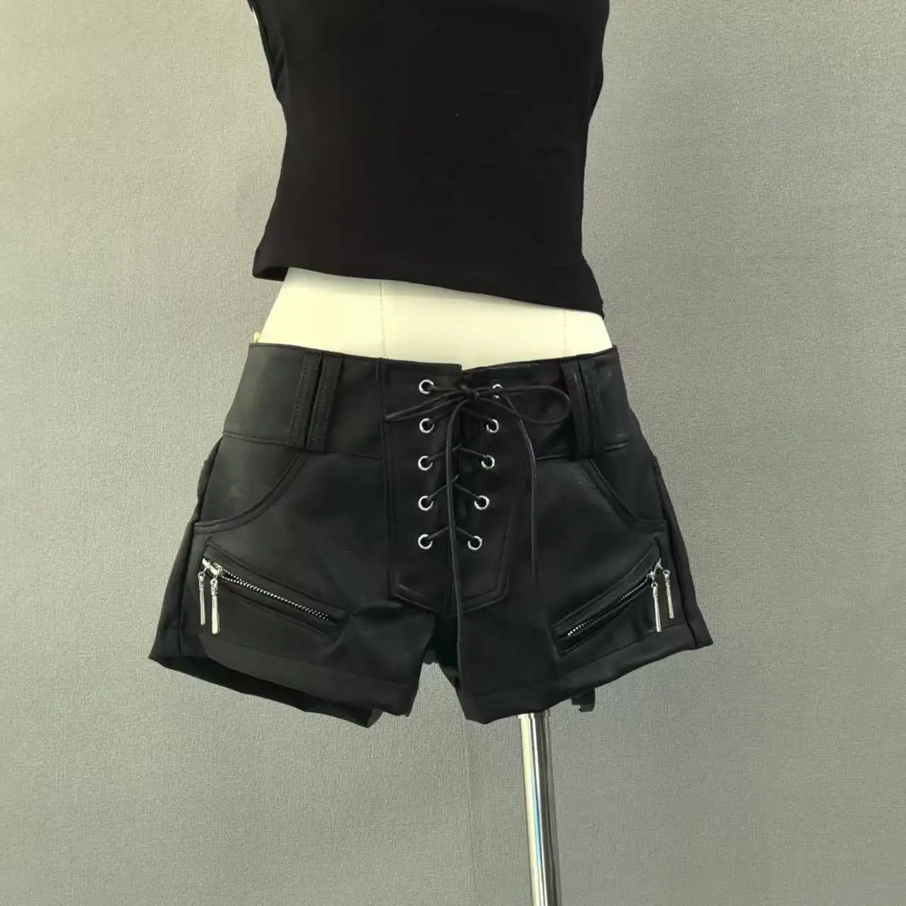 Ins Fashion Girl Mid Rise Vintage Leather Pants for Women High Street Casual Slim Fit Hip Hugging Shorts Y2k Design Clothes 90s