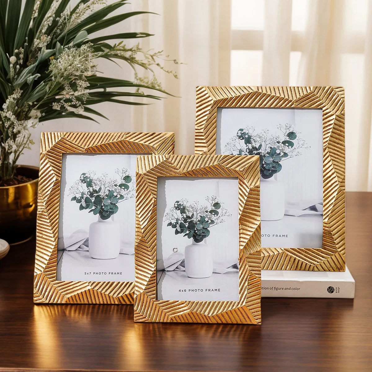 Modern minimalist multi-faceted geometric pattern gold decorative picture frame, suitable for both horizontal and vertical use,
