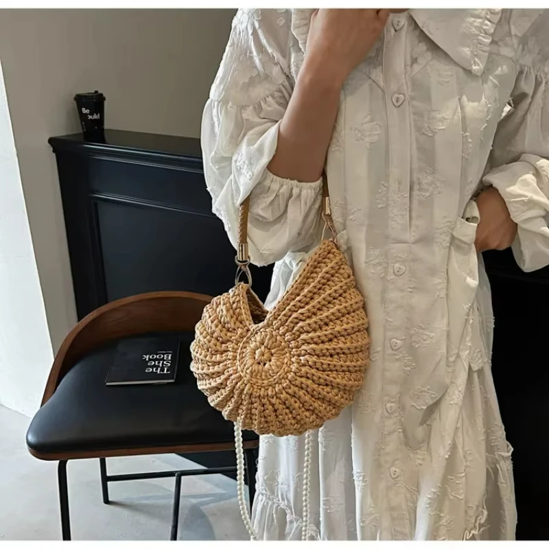 

Conch Shaped Crochet Women Shoulde Bags Hand Woven Crossbody Bag Creative Shoulde Bags Pearls Chains Handmade Small Handbags