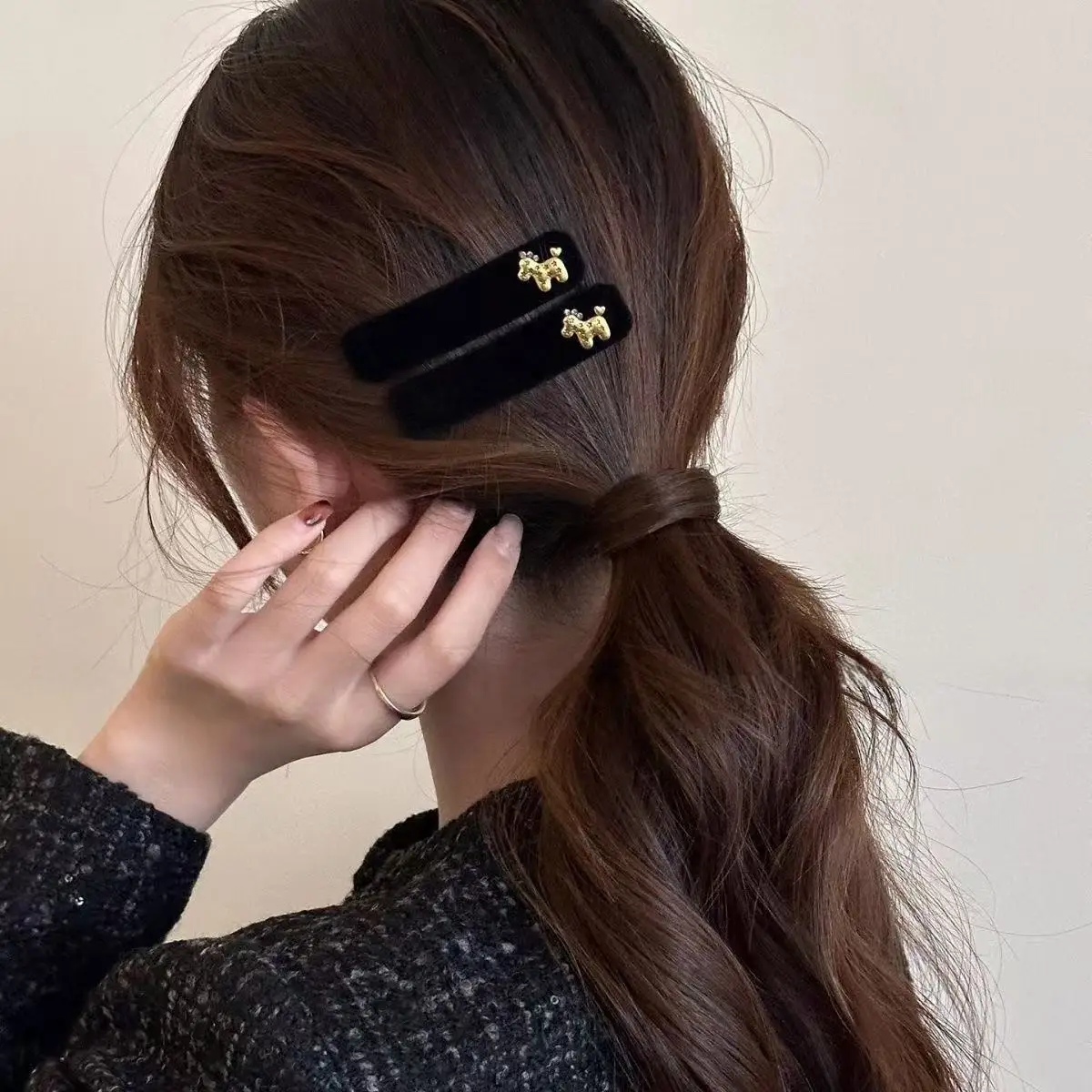 

Red Pony Velvet Hair Clip Sweet and Cute Side Clip Fashionable Hair Accessory for Girls Valentine's Day Gift