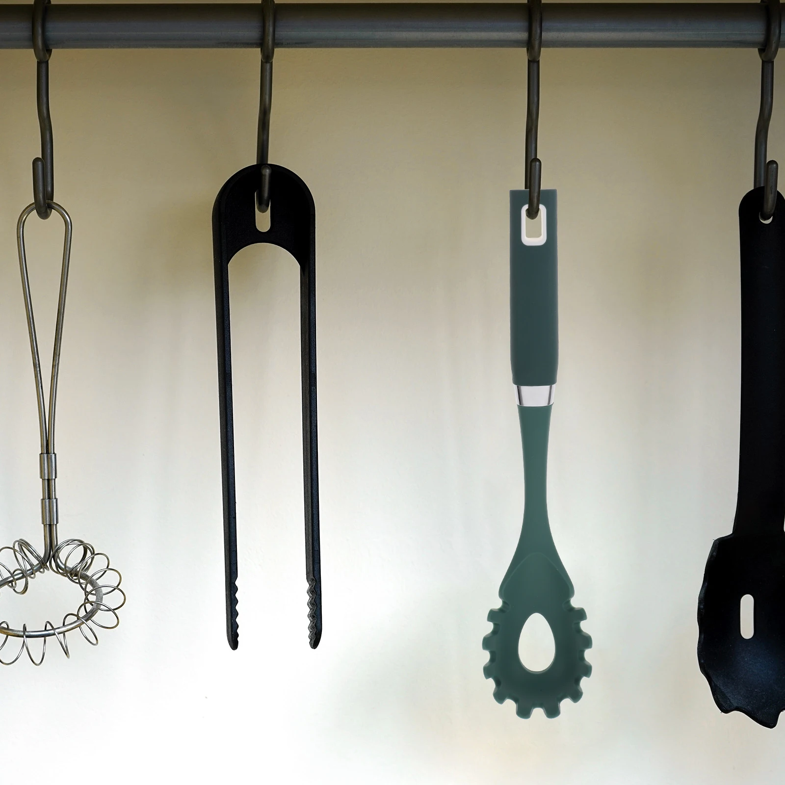 

Silicone Noodle Spoon Long Handle Spaghetti Serving Tool Kitchen Gadget For Pasta Filtering Non-Stick Cooking Home Use