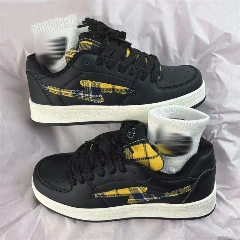 

Good Quality Spring New Lightweight Outdoor Mens Sports Shoes Breathable Anti Slip Fashion Man Sneakers Wear-resistant Soft Sole