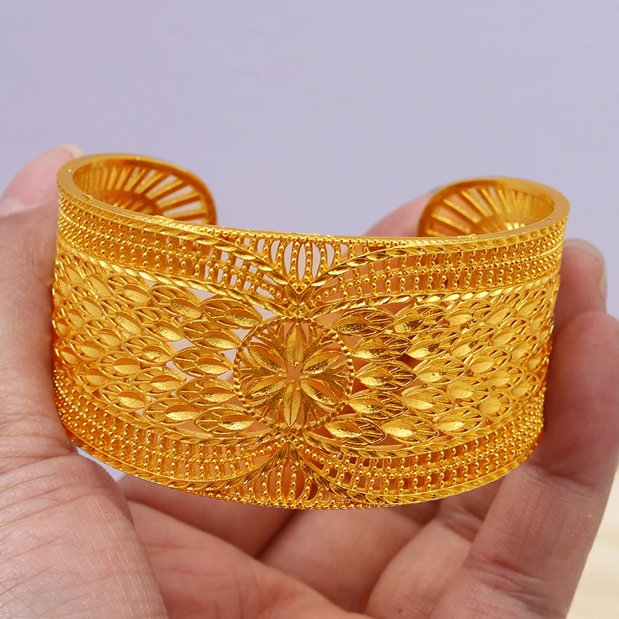 1PCS Middle East 24K gold-plated hollowed out moon shaped bracelets, Dubai, wedding gift for European and American women
