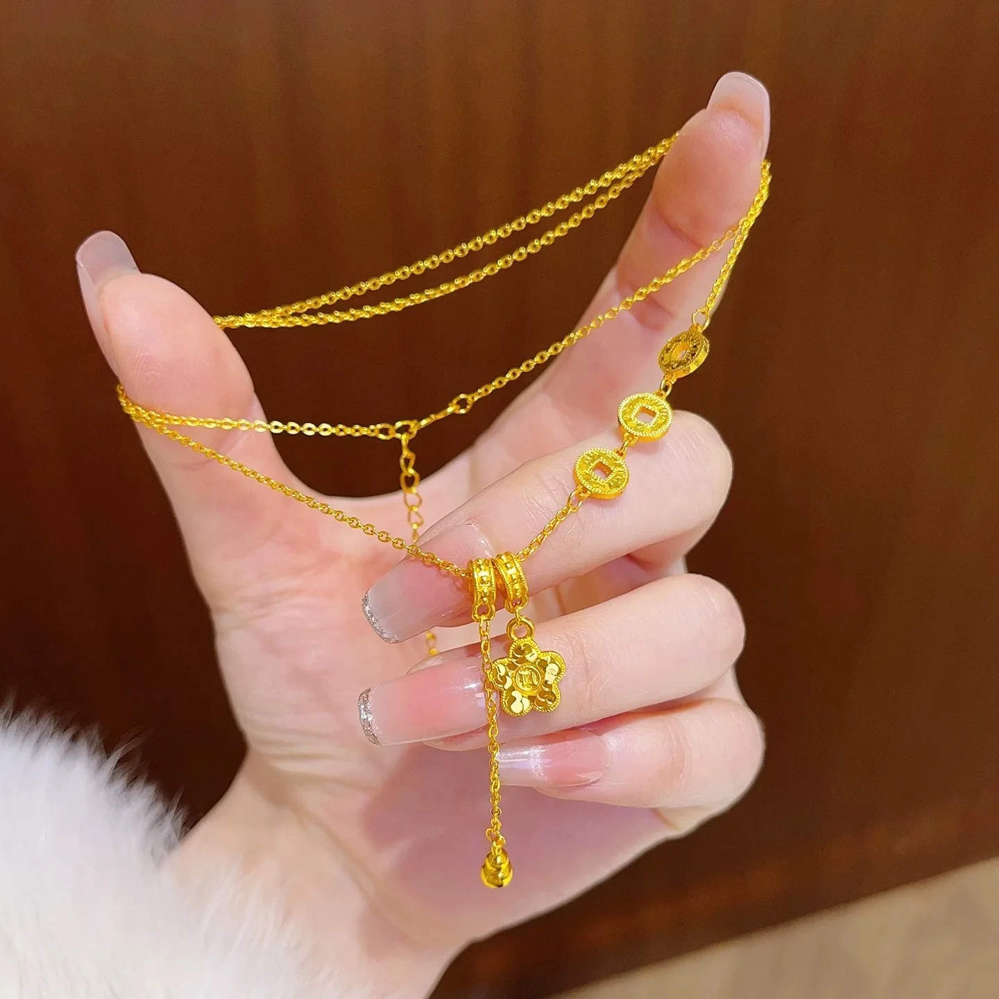 Sand Gold Crushed Ice Coin Fortune Flower Necklace Shiny Minimalist Luxury High-End Clavicle Chain Fashion Jewelry For Women