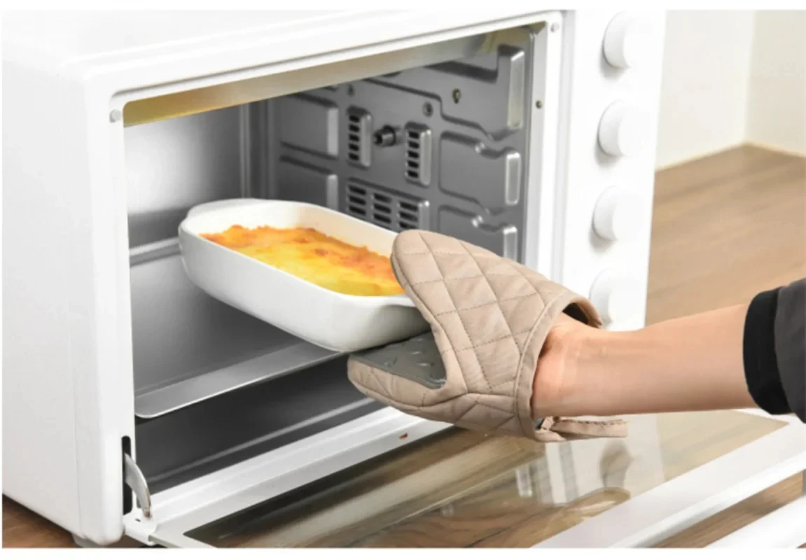 Fish Shaped Silicone Oven Gloves, Anti-Scald Multi-Purpose Kitchen Gloves & Dish Holder, 1PC