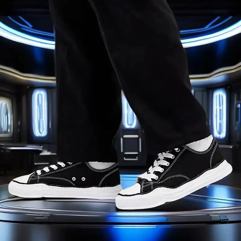 

Повседневная обувь на толстой подошве с приподнятой оболочкой - это модно, стабильно, просто, удобна и имеет хороший внешний вид10.