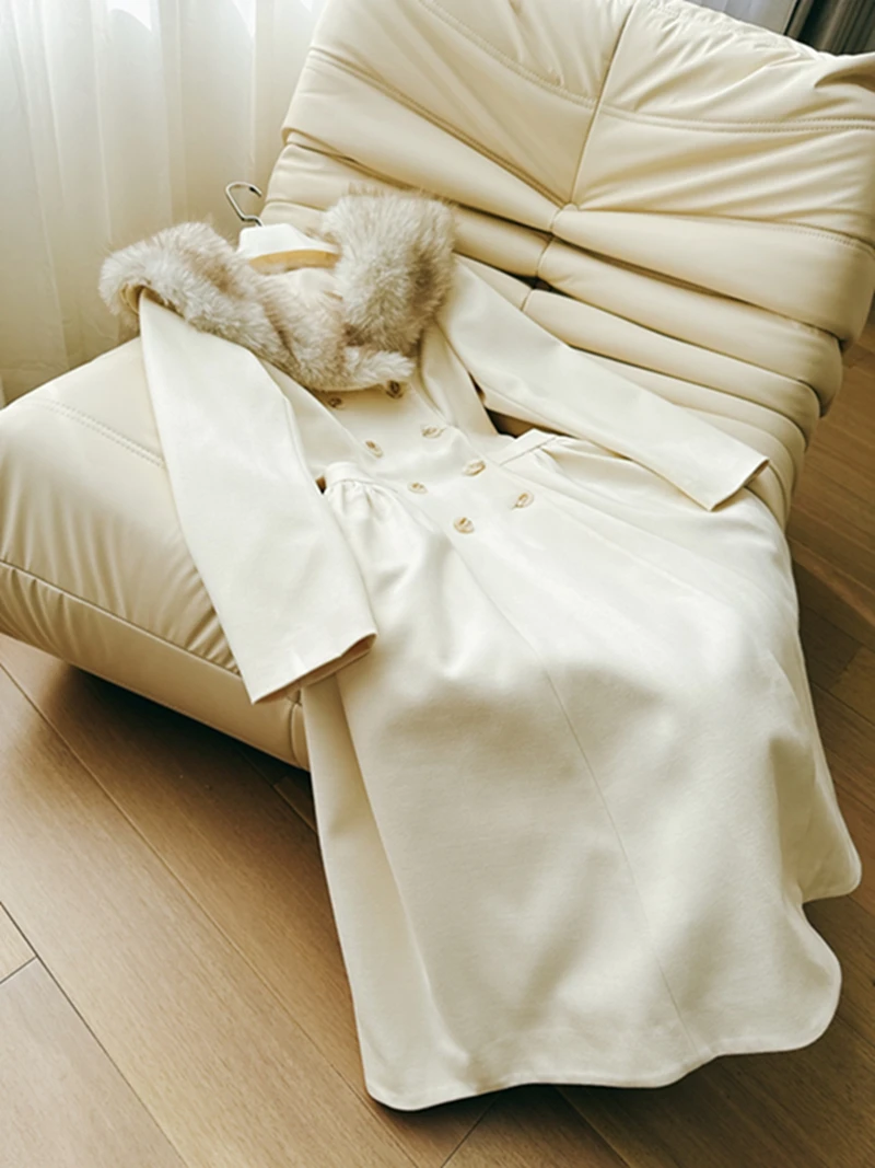 

Корейское длинное пальто в стиле «рич гёрл» с изогнутым подолом, приталенное на талии (4 метра), средней длины