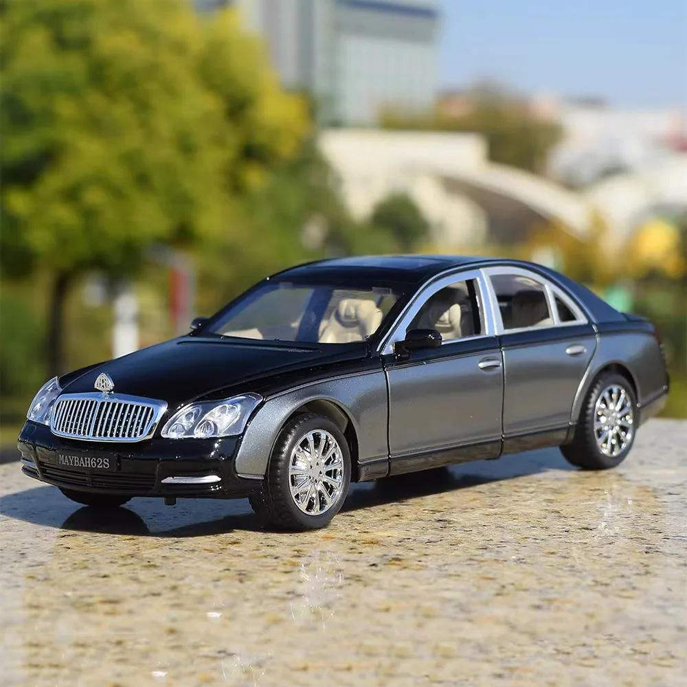 1/24 Maybach 62S Model Car Toy Diecast Alloy Vehicle 6 Door Opened Metal Body Rubber Tire Sound Light Pull Back Toy Gift for Kid