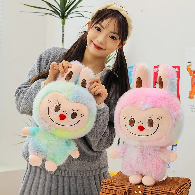 

45 см мультфильм аниме Tie-dye Labubu плюшевая кукла игрушка прекрасная розовая синяя подушка Labubu кукла детский подарок на день рождения для девочек милые плюшевые игрушки
