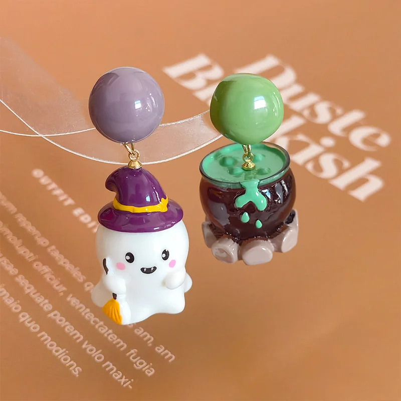Neue Niedliche Halloween-Geister-Ohrringe aus Harz für Frauen Cartoon-Mode Geometrischer Roter Stern Ball-Ohrstecker Festtags-Party-Schmuck Geschenk – Detail 7