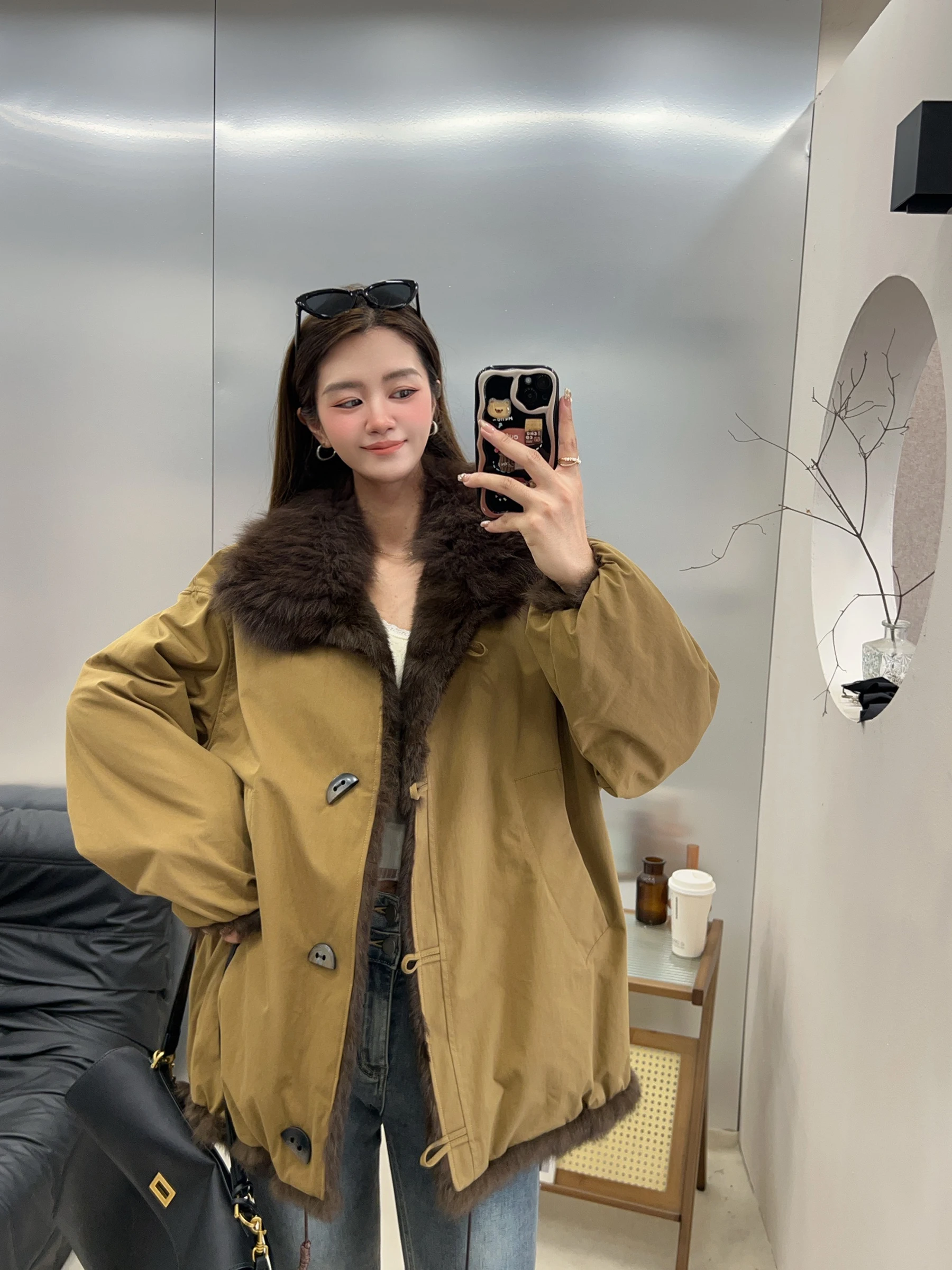 

New Half Moon Button Fox Fur Collar, Two Sided Wearing Rabbit Fur, One Piece Fur Coat, Young Style, Overcoming Coat