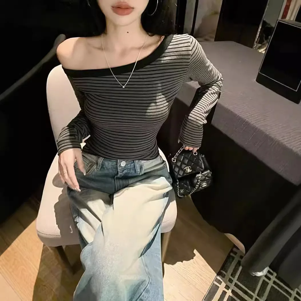 

Slanted Shoulder Striped Long-sleeved T-shirt Women's Pre-autumn 2025 New Slim Slimming Pure Want To Wear A Base Layer Top