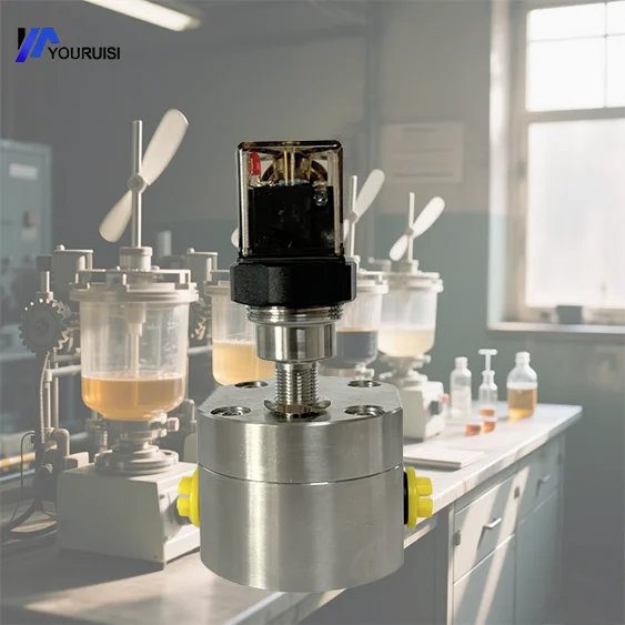Misuratore di portata di micro precisione in acciaio inossidabile 316L di dimensioni compatte per la misurazione media dell'olio dell'acqua liquida supportata OEM
