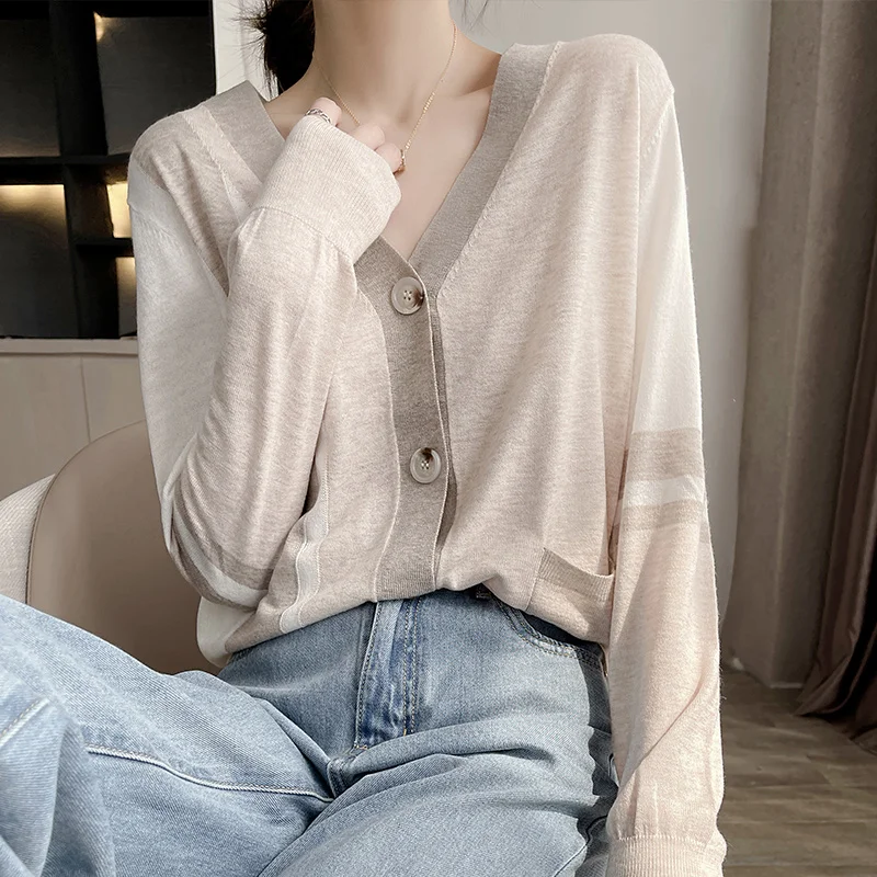 

V-neck cardigan Color Matching cashmere sweater with pocket women's loose fashion sweater knitted top