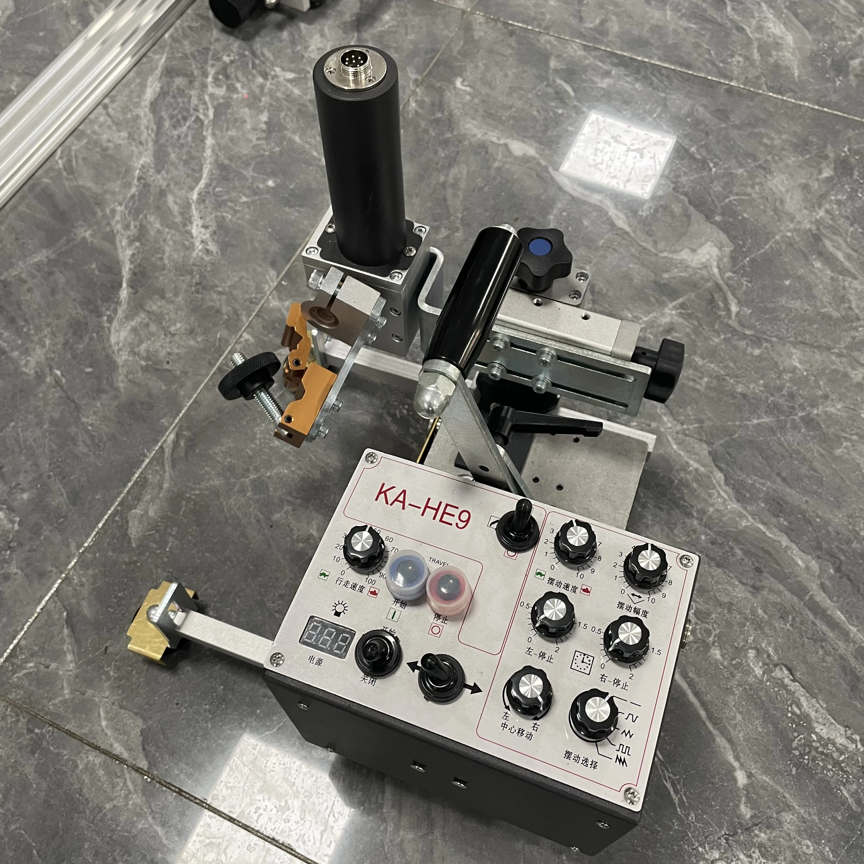 Easy To Install and Move Robot Welding Machine Welding Tractor Welding Carriage Automatic Mig Welder Robot Welder Equipment