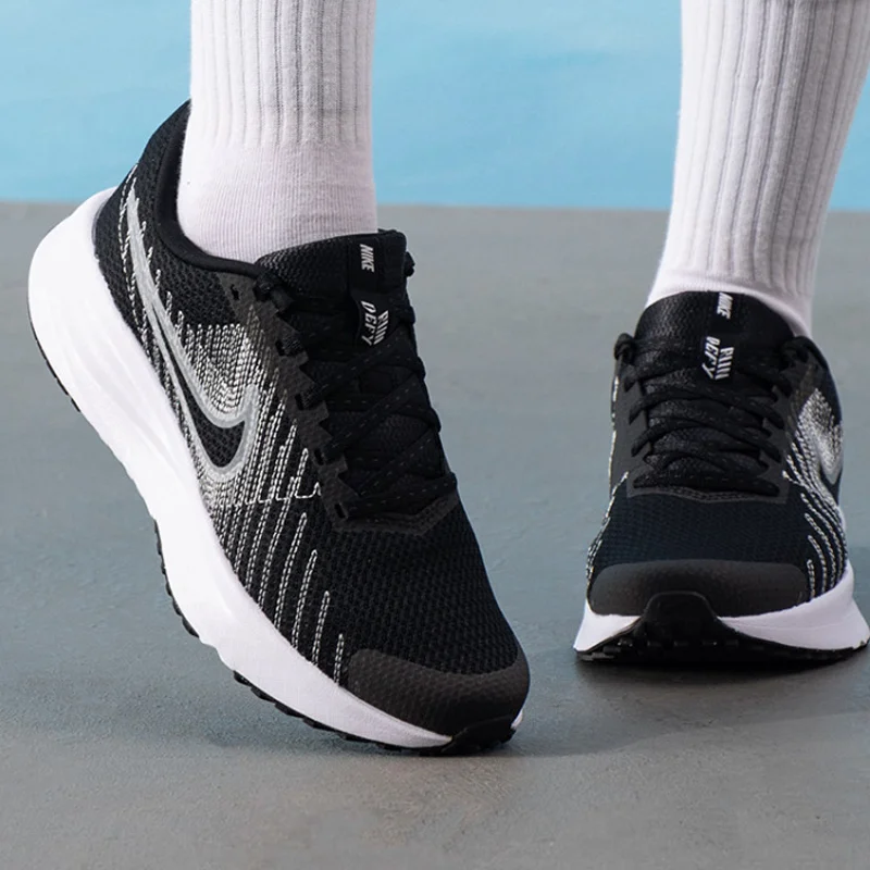 Nike Women's Run Defy Lightweight Outdoor Training Running Shoes HM9593-002