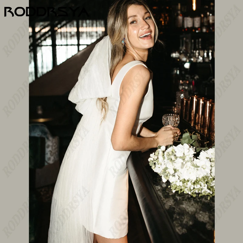 RODDRSYA Short Mini Wedding Dress Soft Satin Scoop-Neck Robe De Mariee Sleeveless Backless A-line Bride Party Removable Bow